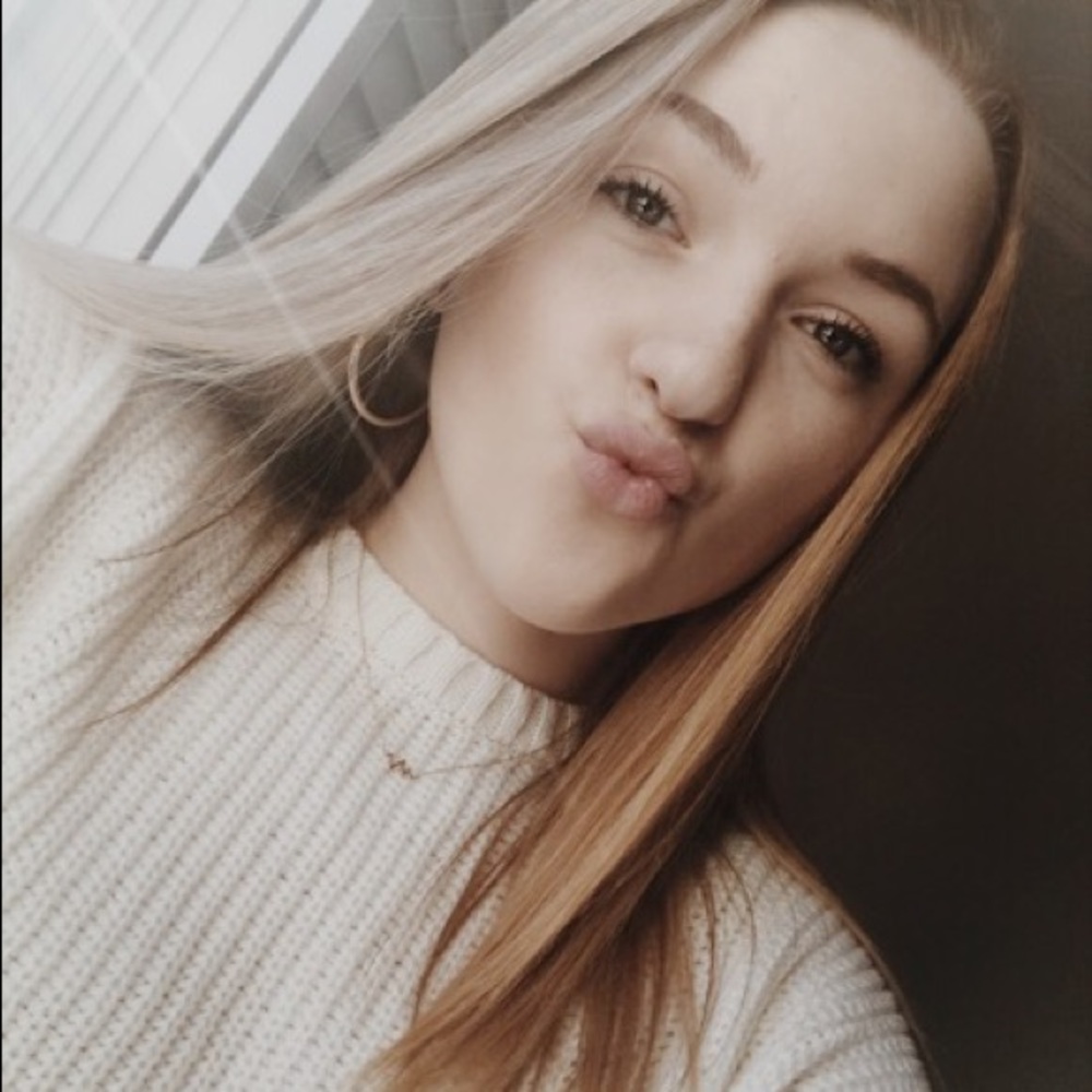 Meet your Posher, Katelyn